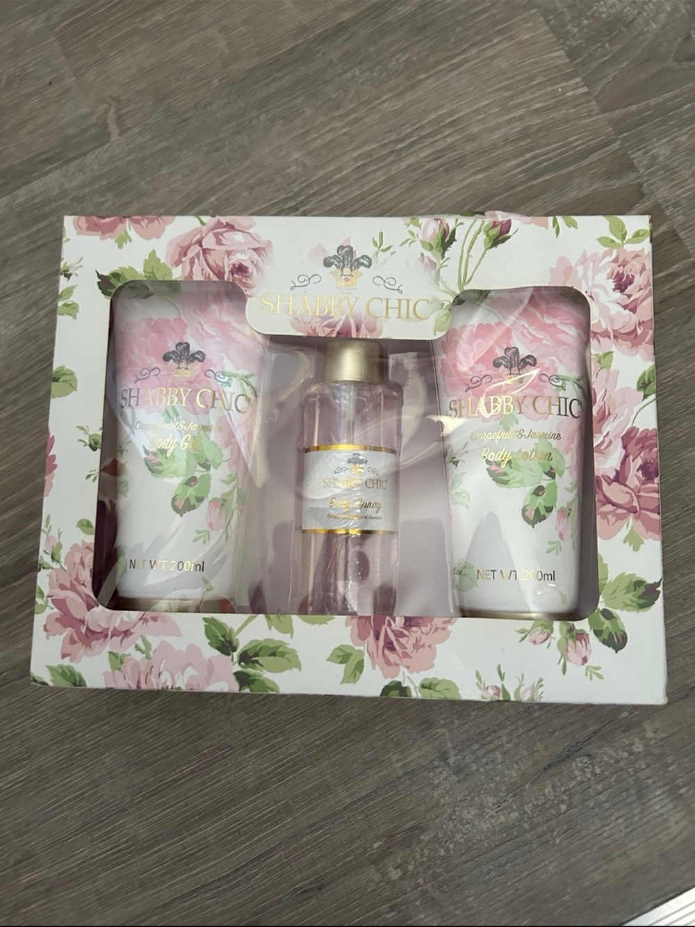Shabby Chic Pink & White Rose Floral Bath & Body Gift Trio